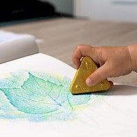 Triángulos de Cera 8 Colores + Plantilla - Primo ¡La magia del arte cobra vida con colores vibrantes!