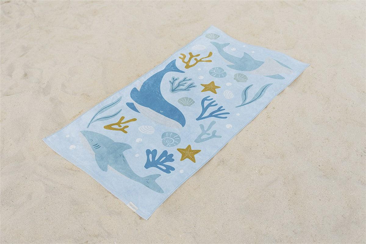 Toalla de playa Ocean Dreams azul - Little Dutch: ¡Un abrazo suave tras cada chapuzón!