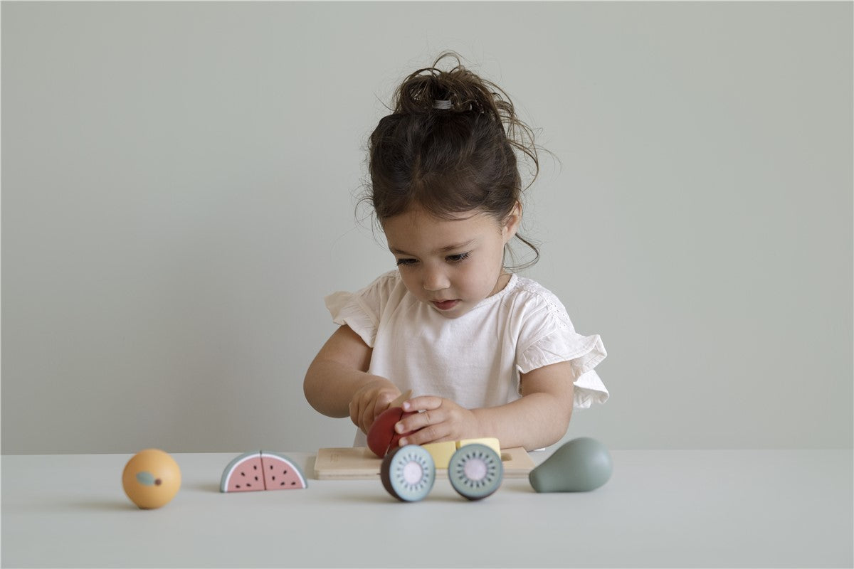 Frutas para Cortar - Little Dutch: ¡Hora de un delicioso juego de cocina!