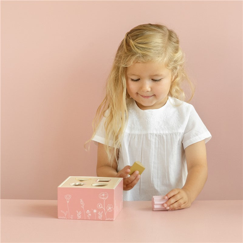Encajable de Formas Rosa Flores - Little Dutch: ¡Un divertido desafío para los más pequeños!