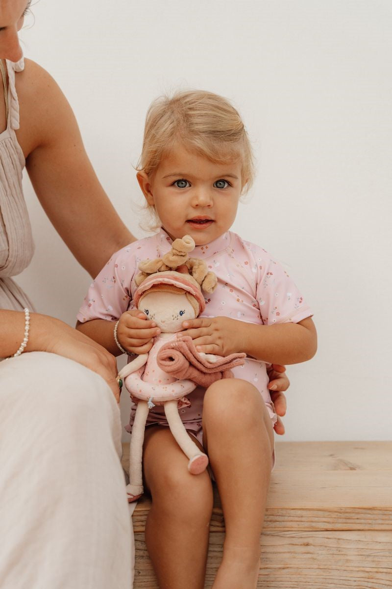 Mila Muñeca de Verano Blandita - Little Dutch: ¡La compañera perfecta para el verano!