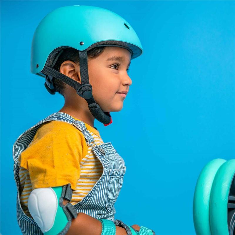 Casco Protección Pequeño Verde - Yvolution: ¡Seguridad en cada aventura!