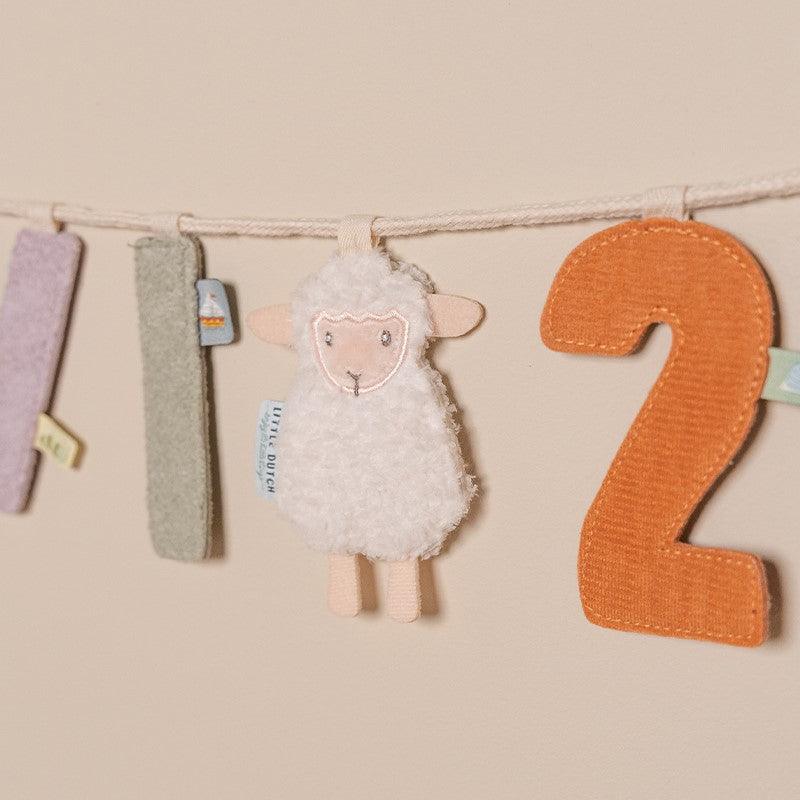 Ovejita Colgante Deco - Little Dutch ¡Decora la habitación de tu bebé con ternura y estilo!