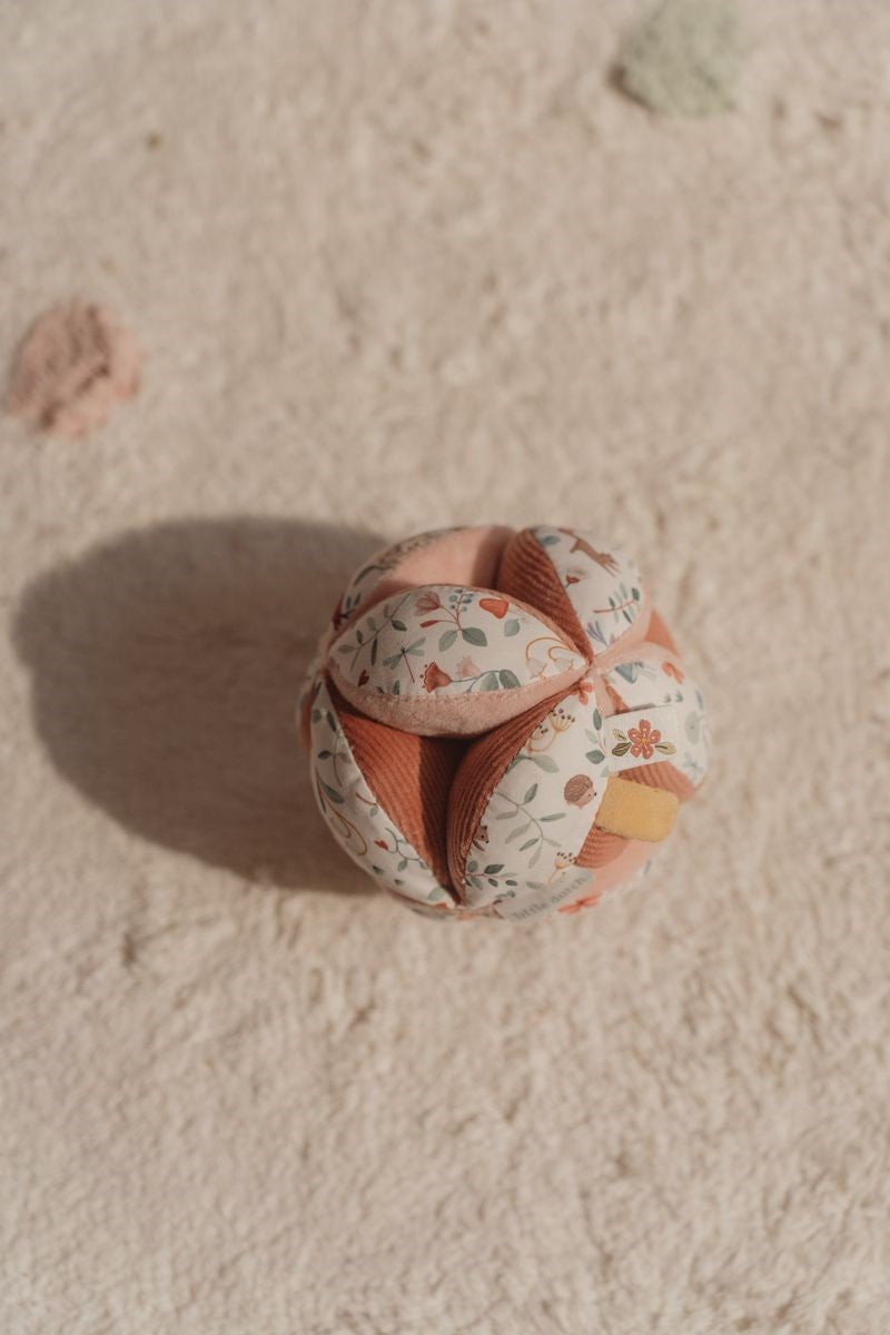 Pelota Montessori Fairy Garden - Little Dutch: Estimulación sensorial y diversión